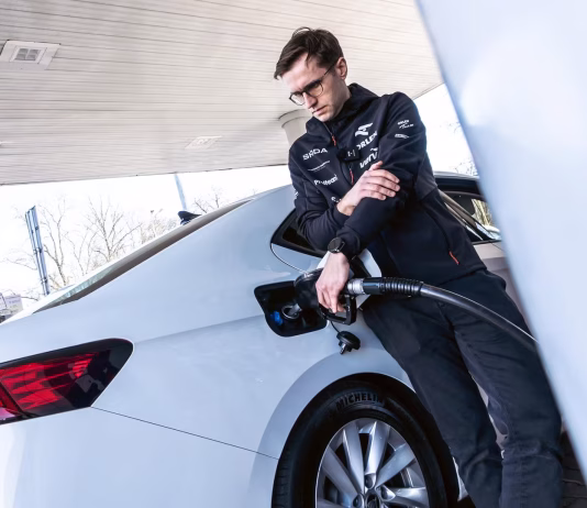 Poljak s jednim punjenjem prevalio 2831 km i time ušao u Guinnessa