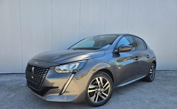 Test rabljenog: Peugeot 208 1.2 PureTech Allure (2022.) – Moderan gradski automobil s 100 KS i važnim servisom već odrađenim