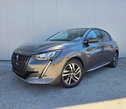 Test rabljenog: Peugeot 208 1.2 PureTech Allure (2022.) – Moderan gradski automobil s 100 KS i važnim servisom već odrađenim