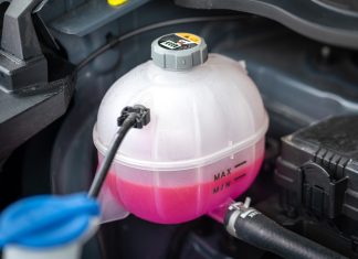 Antifriz u automobilu: kako odabrati pravi i kada ga mijenjati?